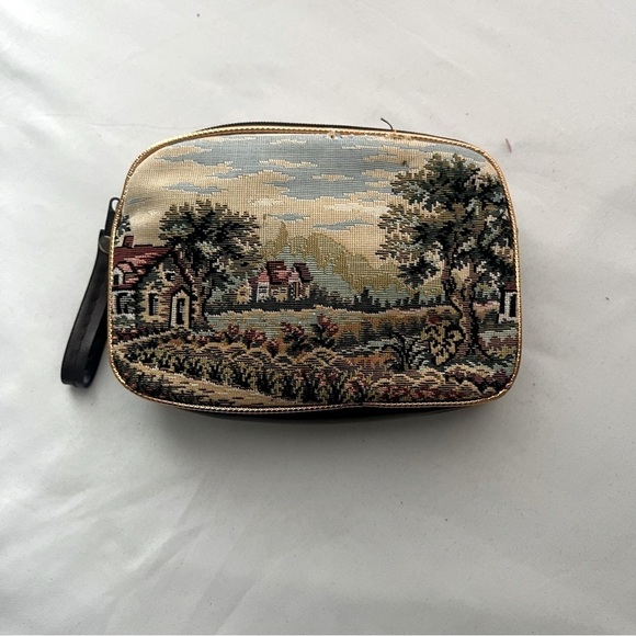 Vintage Women’s Tapestry Elegant Brown Clutch Wristlet Cottagecore Tiny Flaw Pic - Picture 1 of 10